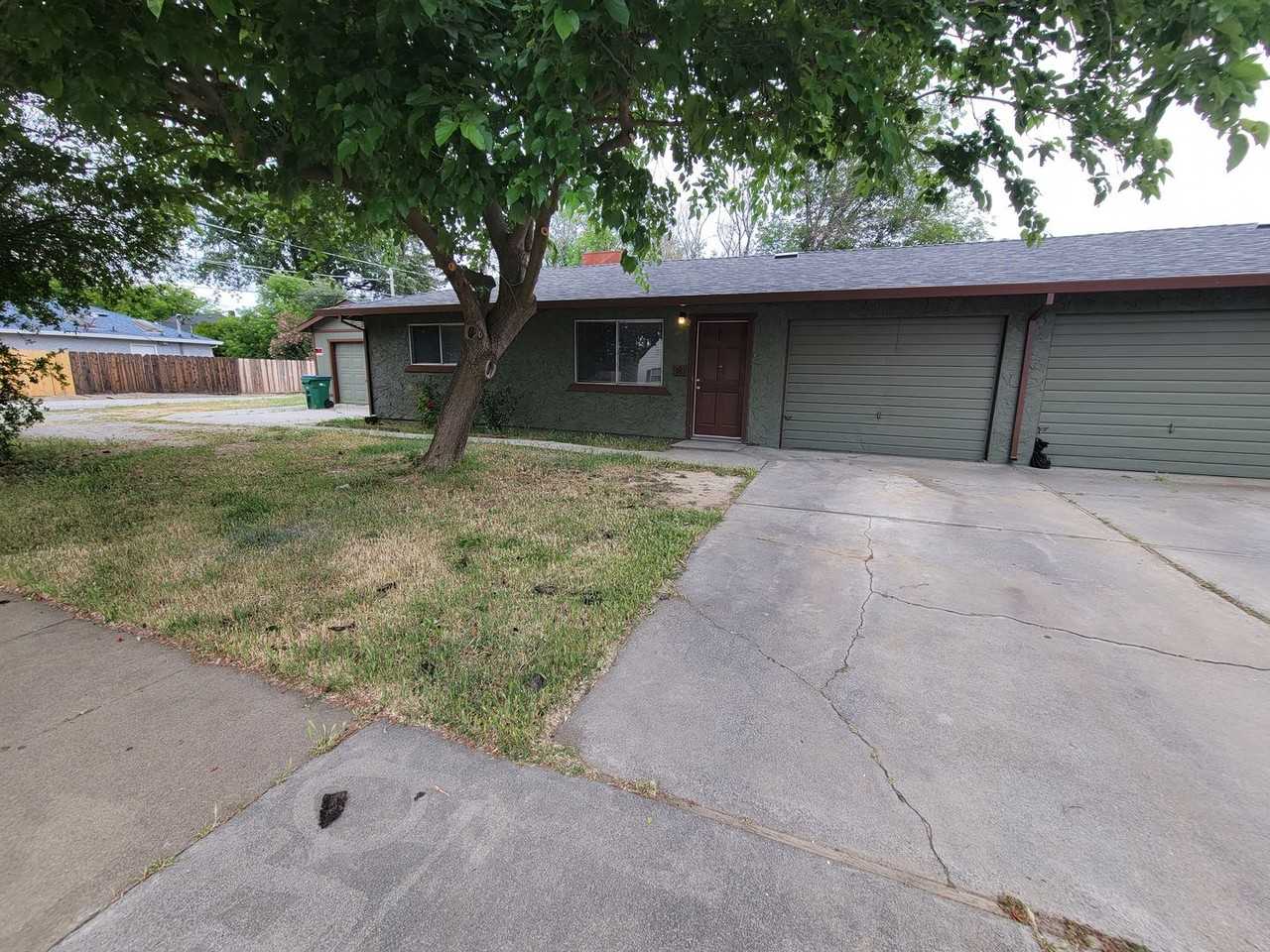 981 5th St - Photo 2 of 16