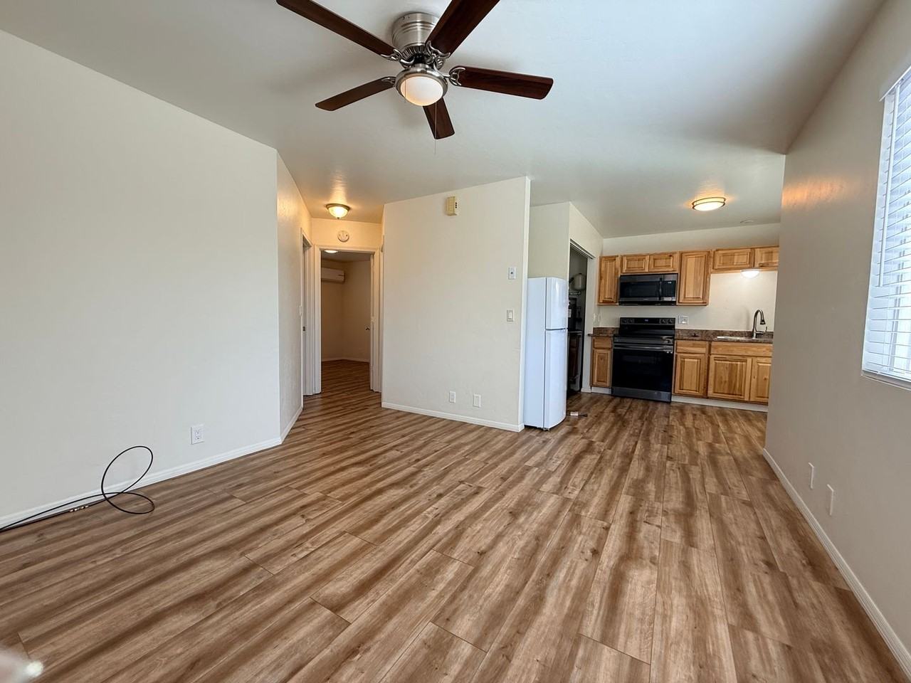 731 4th St - Photo 4 of 16