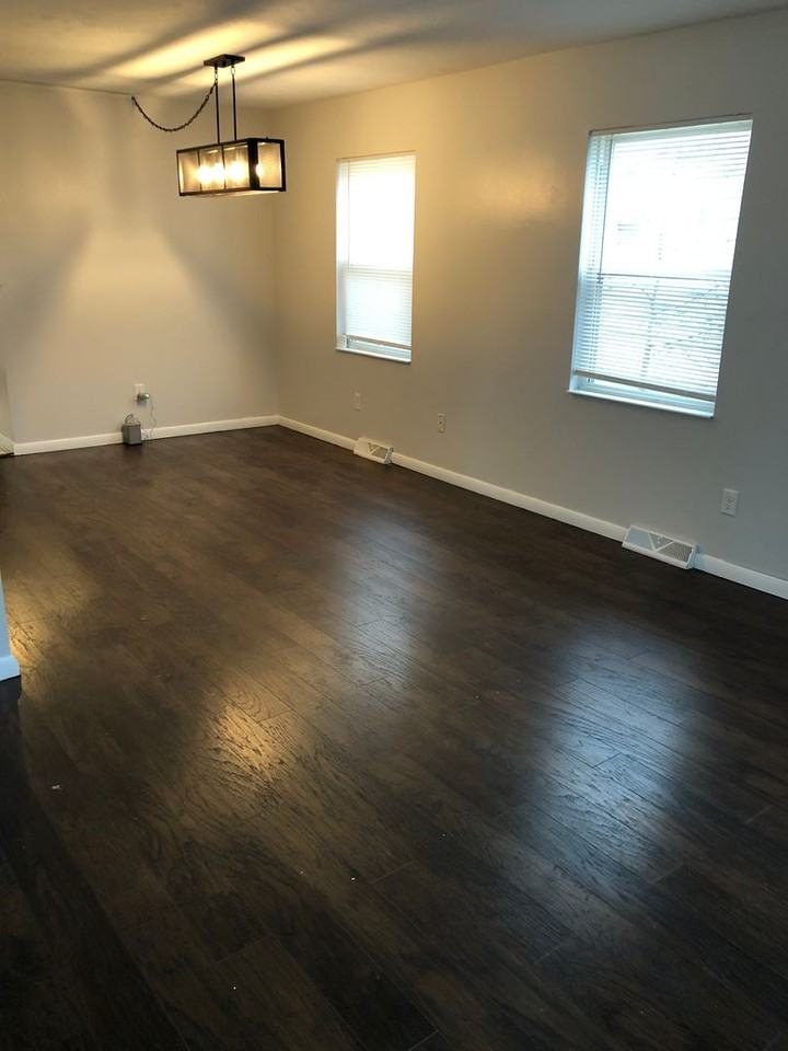 431 W 2nd St - Photo 5 of 19