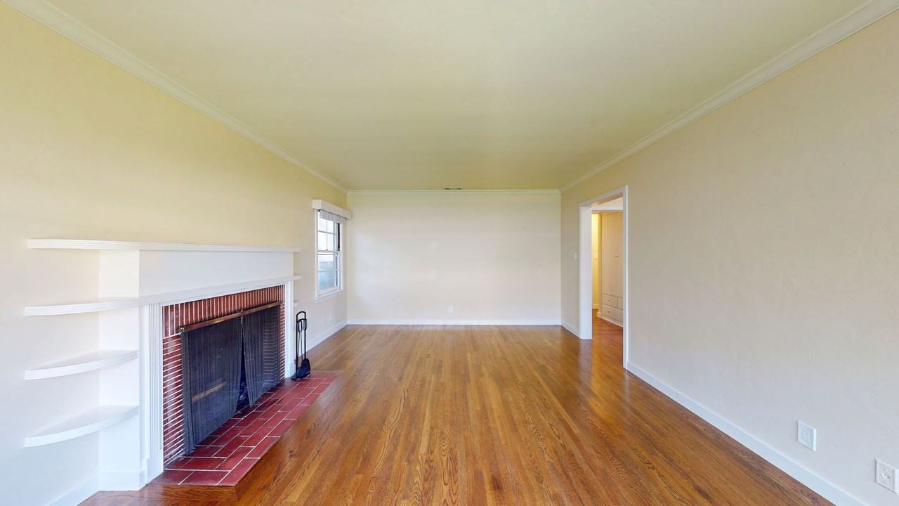 2360 New York Dr - Photo 4 of 18