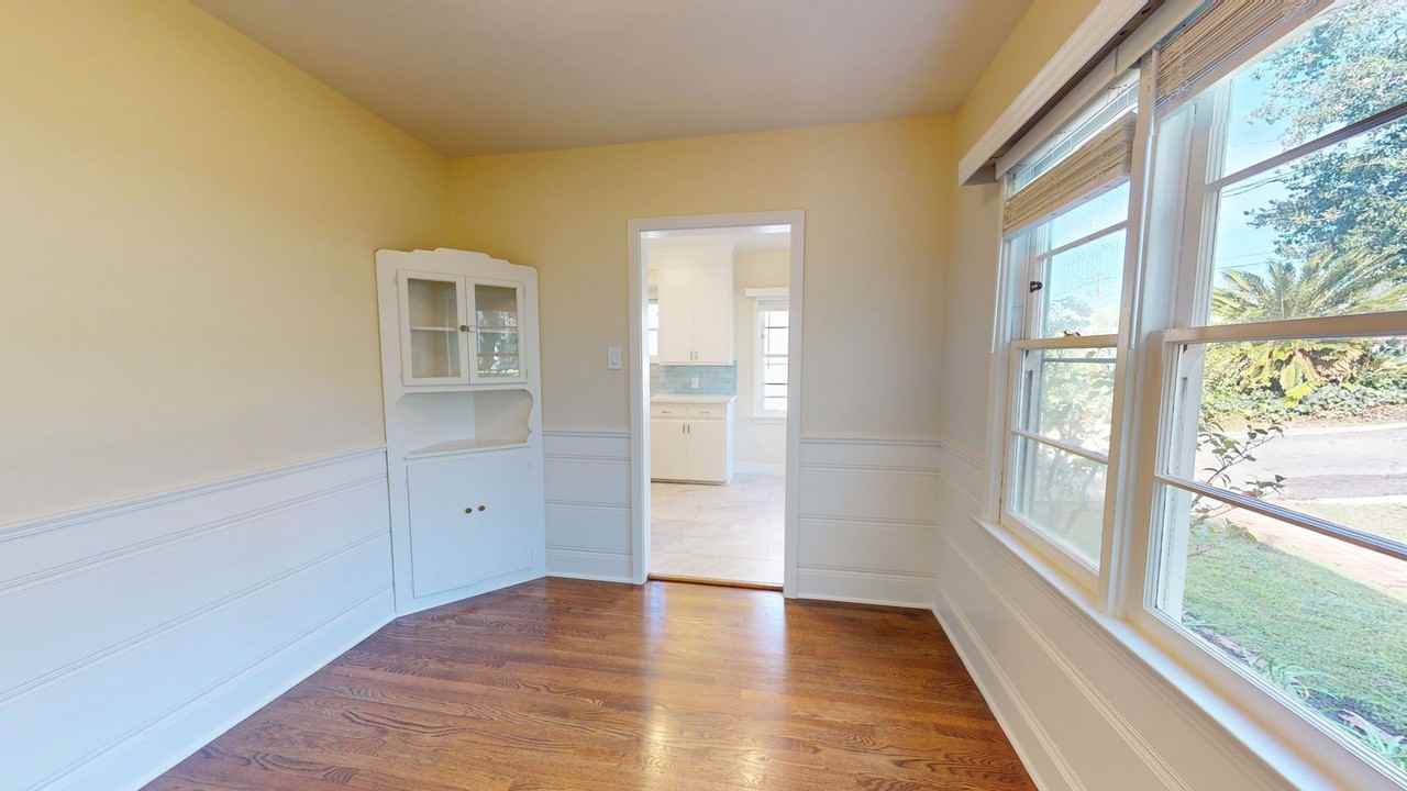 2360 New York Dr - Photo 5 of 18