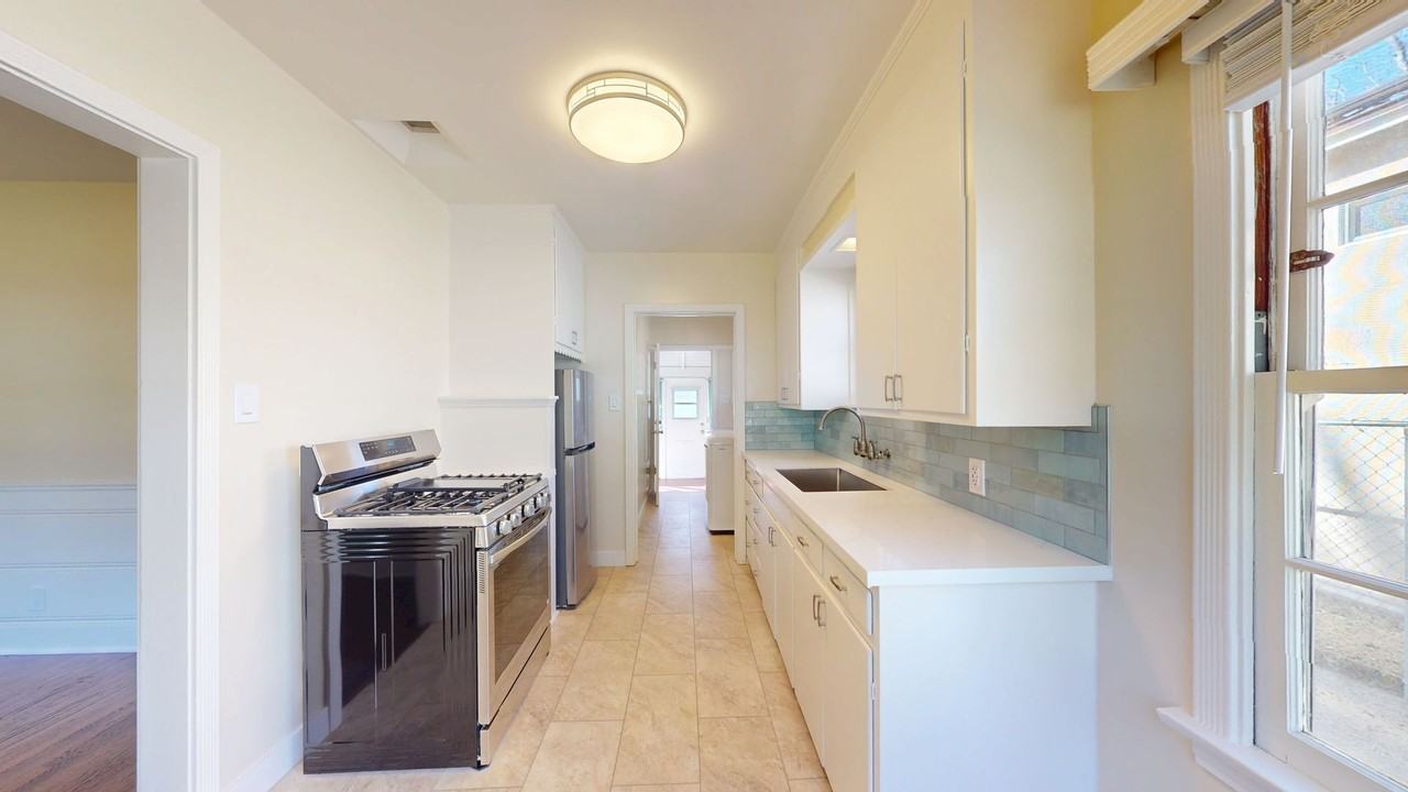 2360 New York Dr - Photo 7 of 18