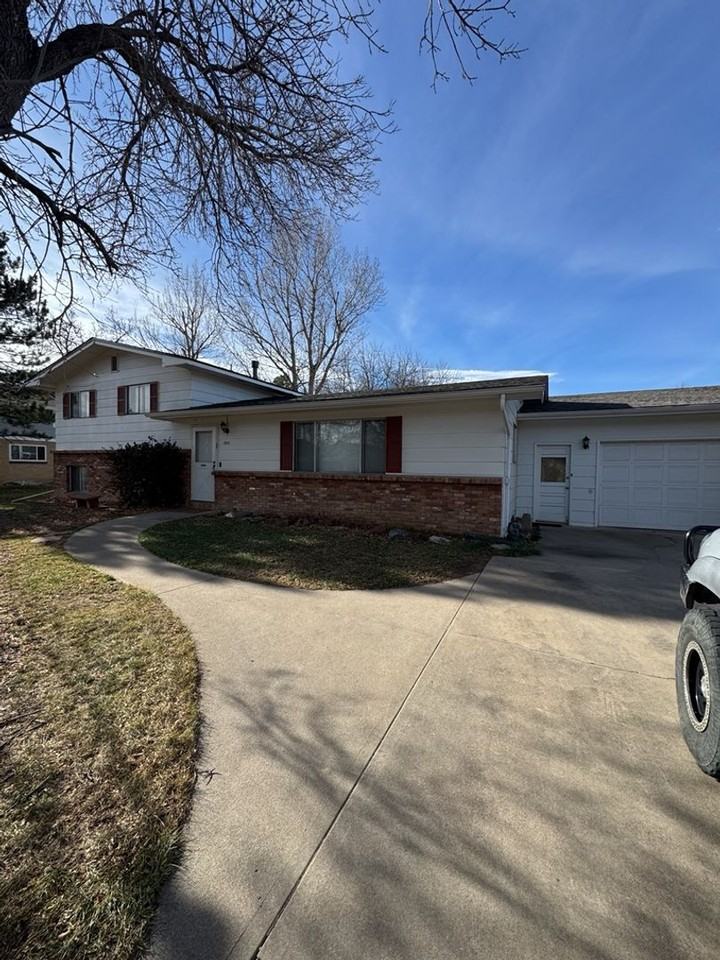 1213 S Taft Hill Rd - Photo 2 of 24