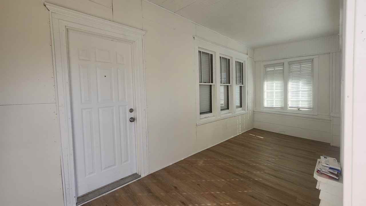 4125 N 19th St - Photo 4 of 11