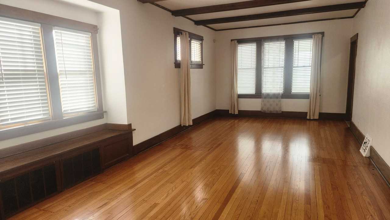 4125 N 19th St - Photo 5 of 11