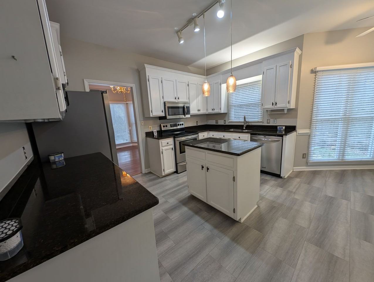 9300 Harris Glen Dr - Photo 4 of 31