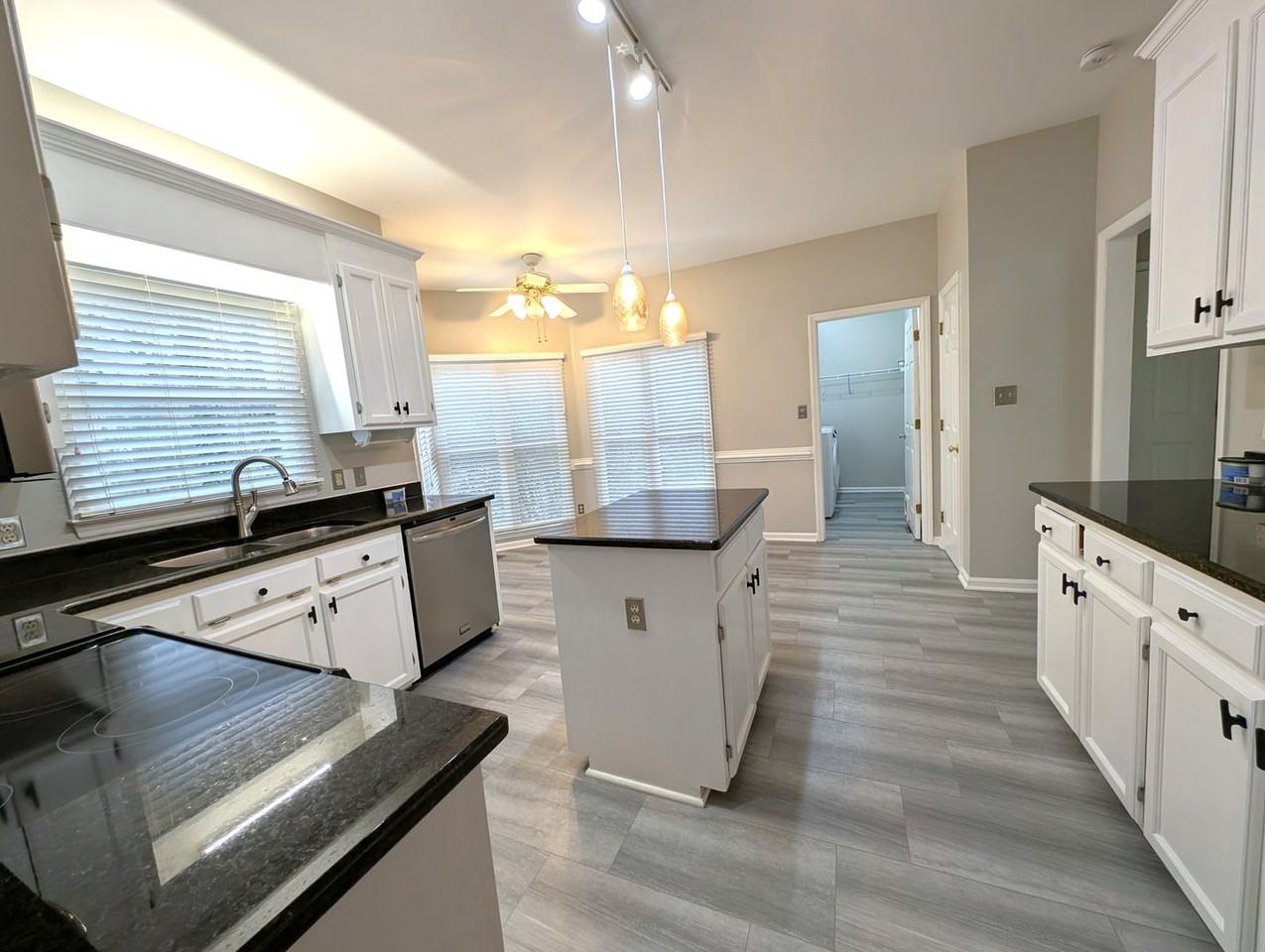 9300 Harris Glen Dr - Photo 5 of 31