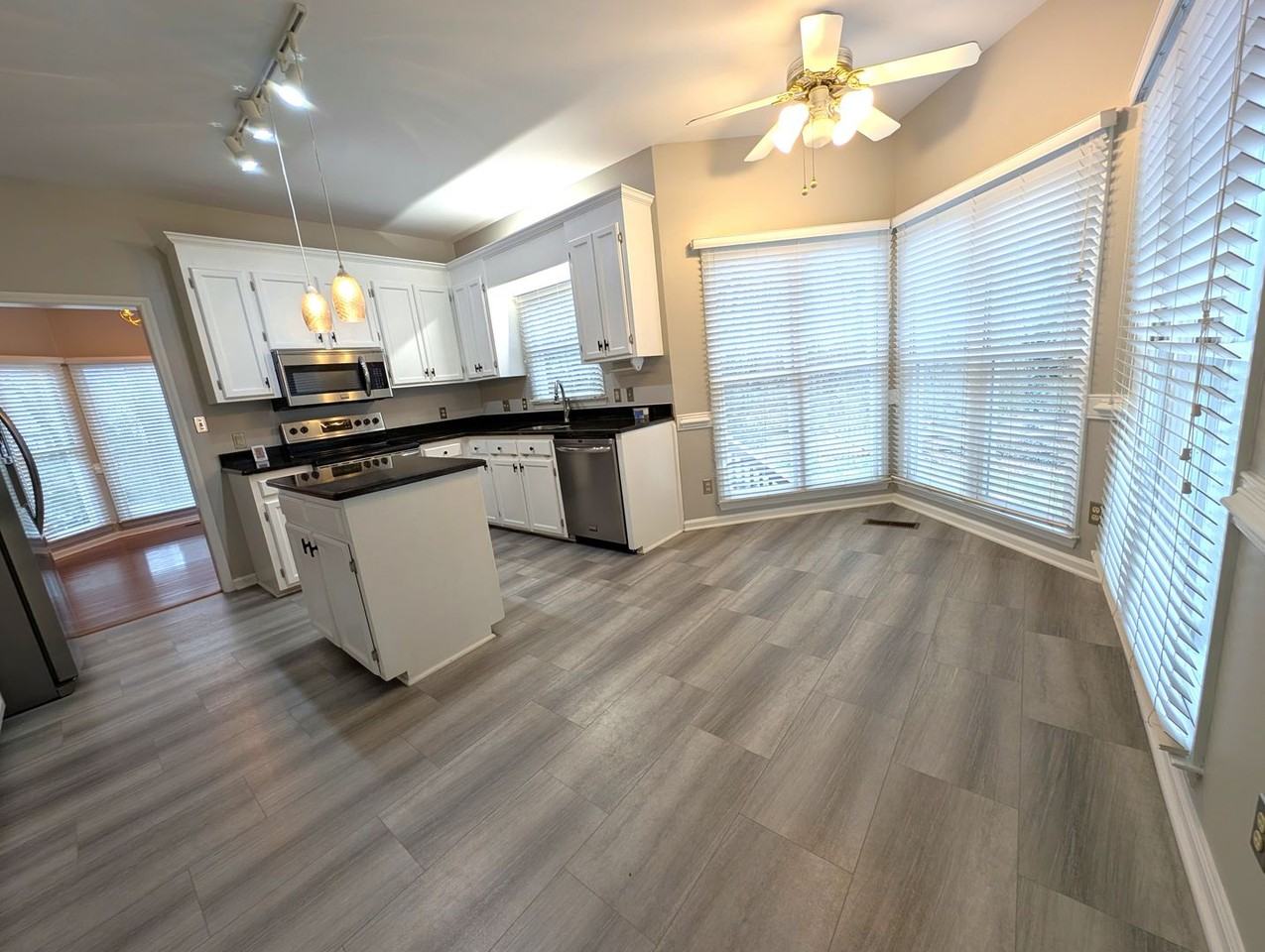 9300 Harris Glen Dr - Photo 6 of 31