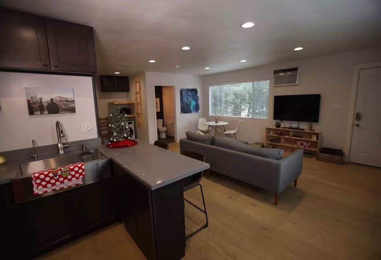 1730 Asbury Dr - Photo 2 of 5