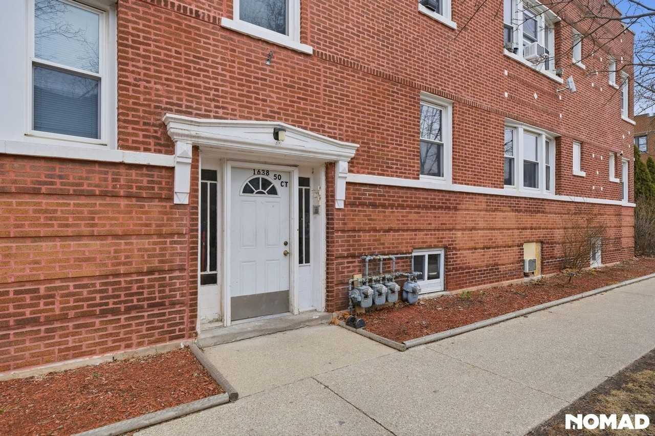 1638 S 50th Ct - Photo 2 of 32