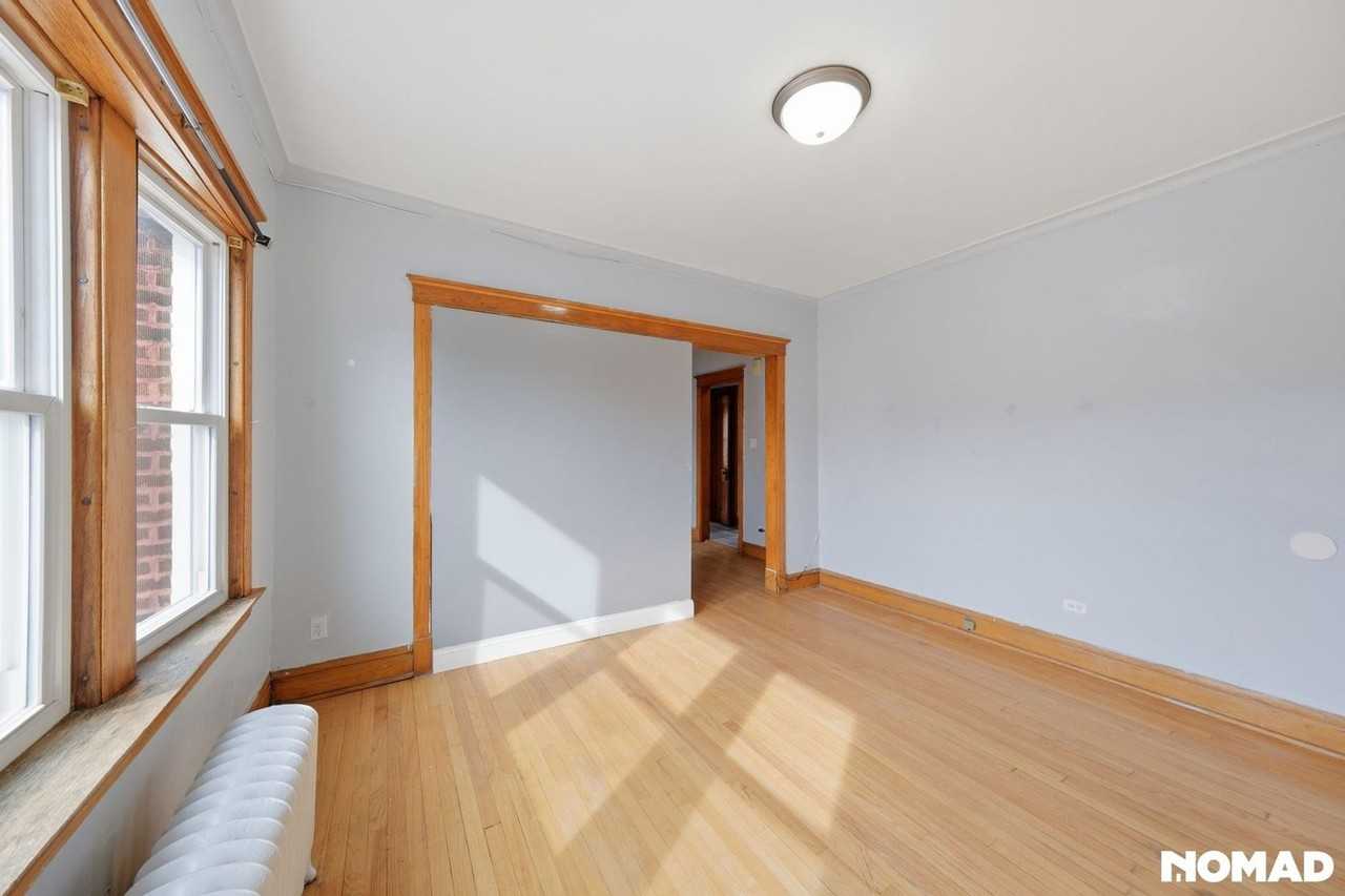 1638 S 50th Ct - Photo 7 of 32