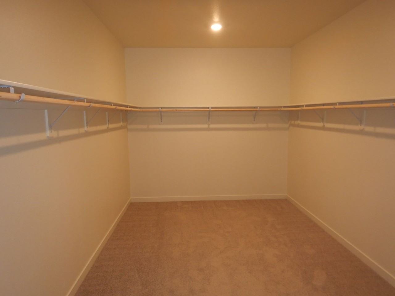 8377 Fenhollow Dr - Photo 6 of 12