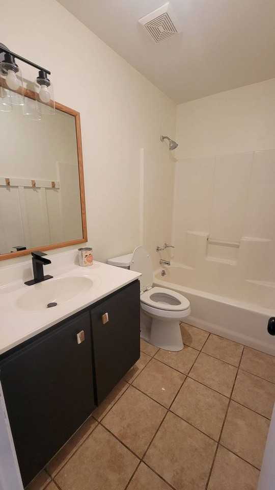 2036 W Windgate Ct - Photo 4 of 10