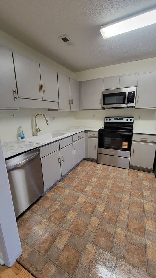 2036 W Windgate Ct - Photo 6 of 10