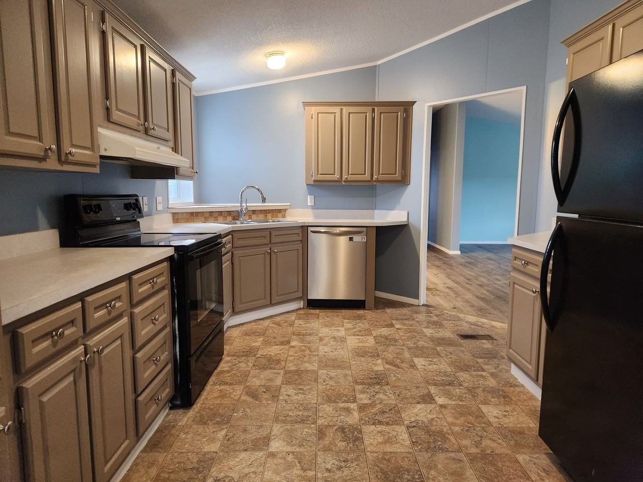 1625 Main St #11 - Photo 2 of 23