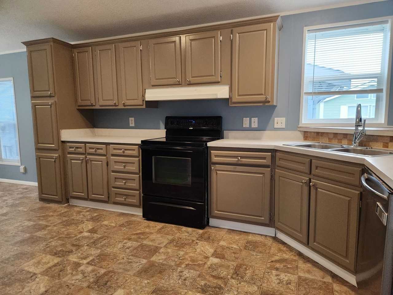 1625 Main St #11 - Photo 3 of 23