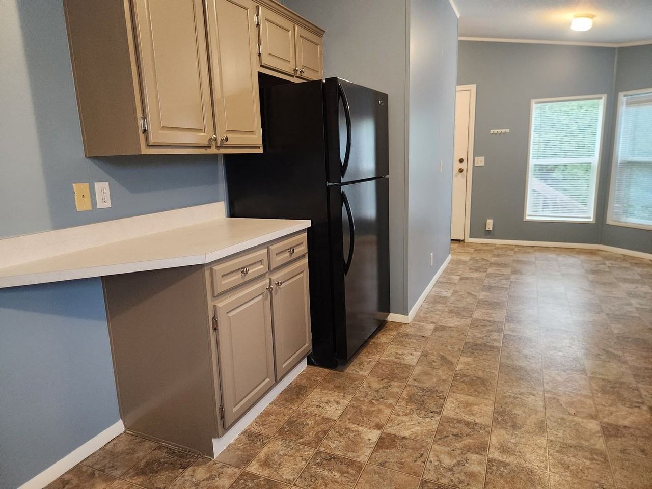 1625 Main St #11 - Photo 4 of 23