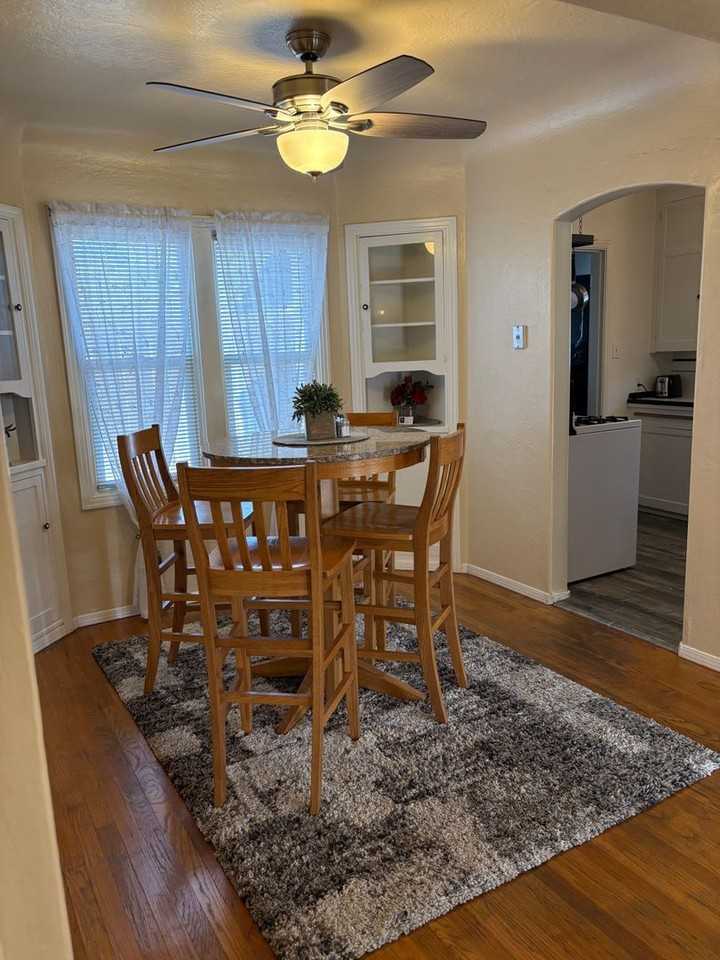 319 Jones St - Photo 3 of 9