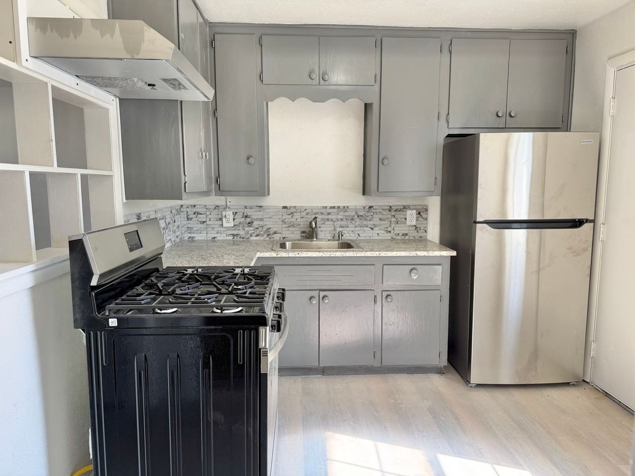 3128 Ne 15th St - Photo 2 of 17