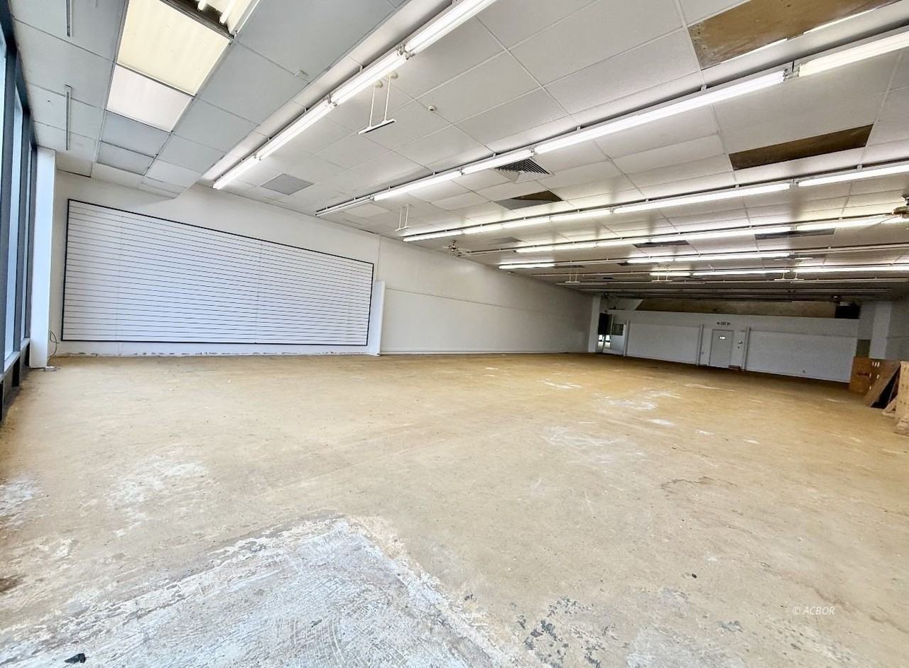 305 Upper River Rd - Photo 3 of 9