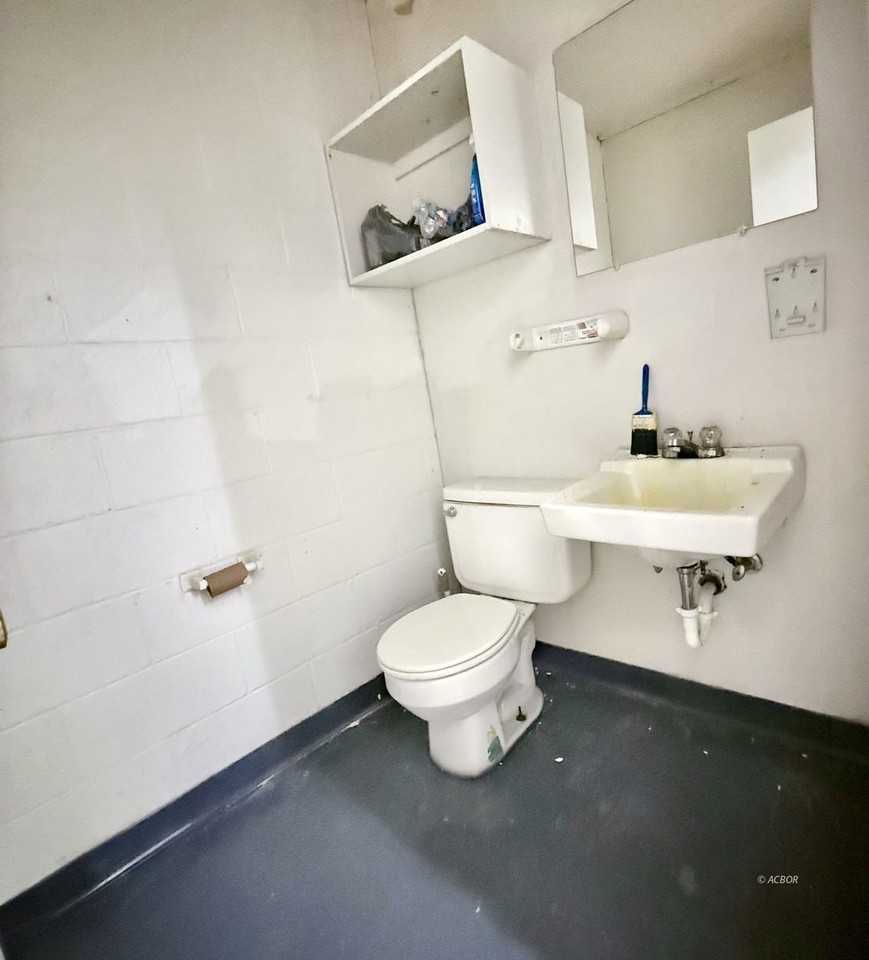 305 Upper River Rd - Photo 5 of 9