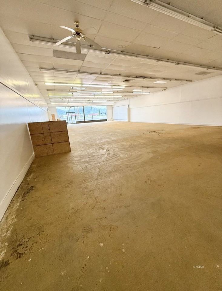 305 Upper River Rd - Photo 7 of 9