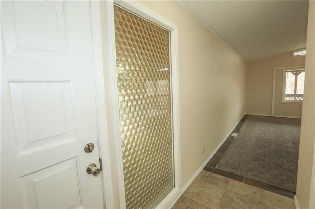 39 Sheneman Dr - Photo 6 of 27