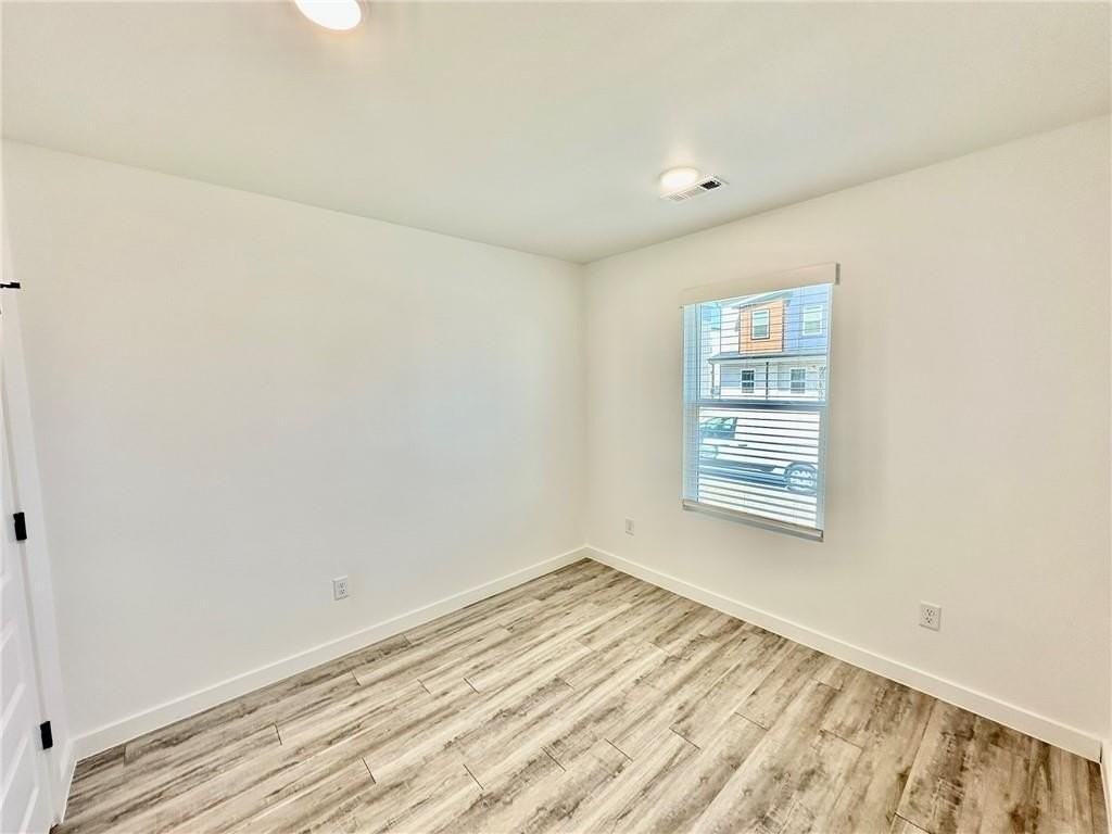 1101 States Ave - Photo 5 of 17