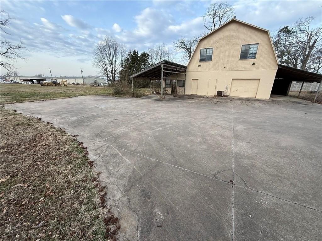 624 W Post Rd - Photo 2 of 21