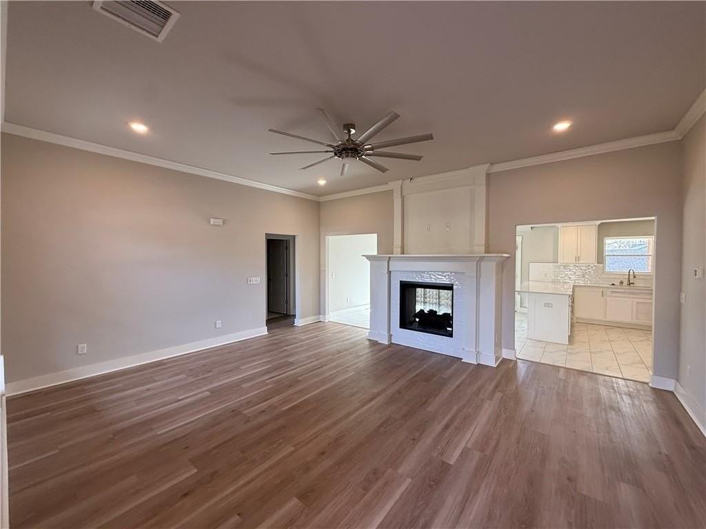 28 Kincardine Dr - Photo 3 of 22