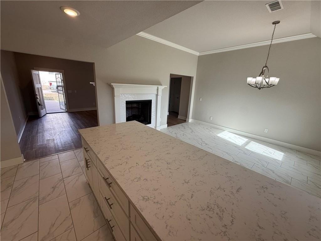 28 Kincardine Dr - Photo 6 of 22