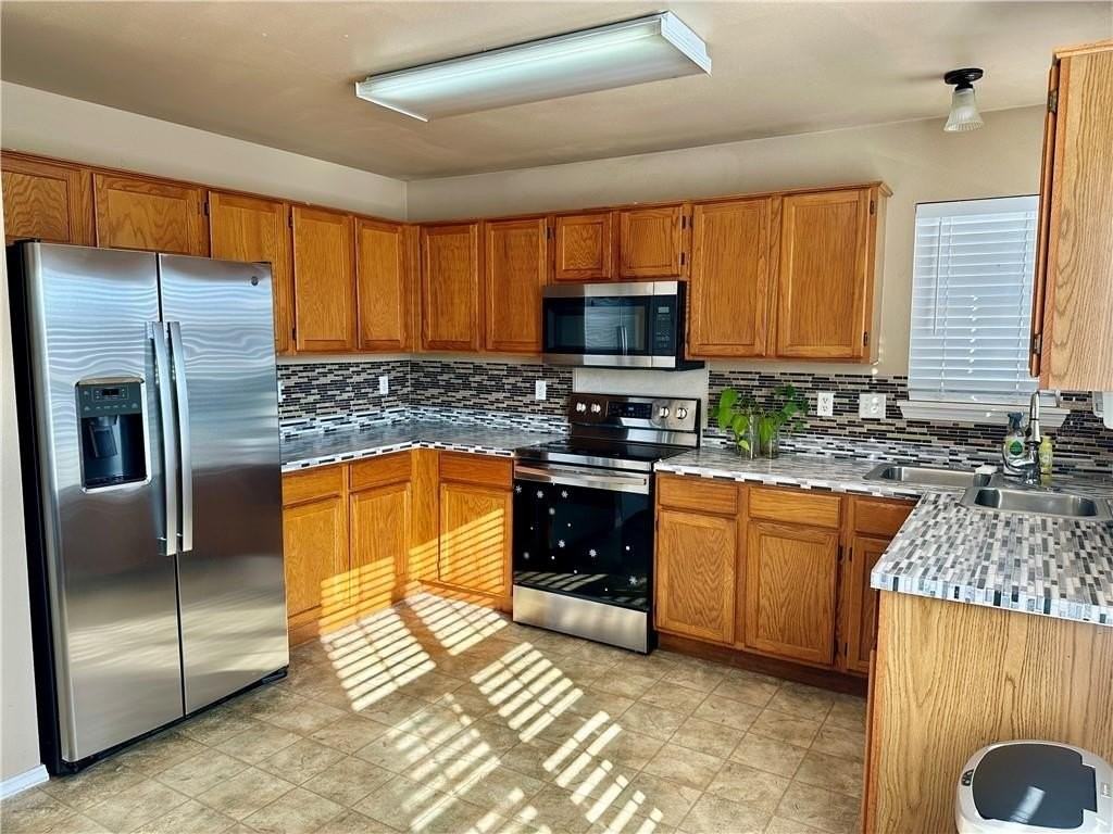 56 Cheryl Cir - Photo 4 of 11