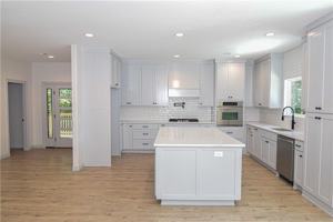 featured image of 13734 Canal St