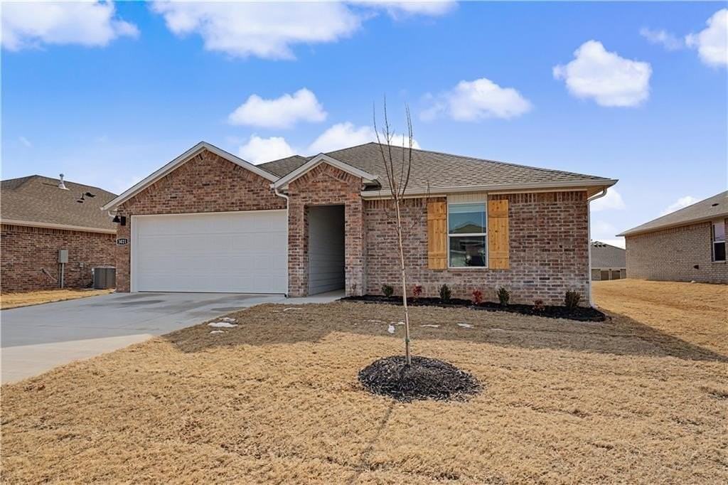 3021 Laredo Ln - Photo 2 of 22