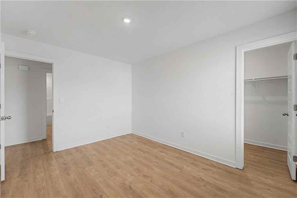 3021 Laredo Ln - Photo 4 of 22