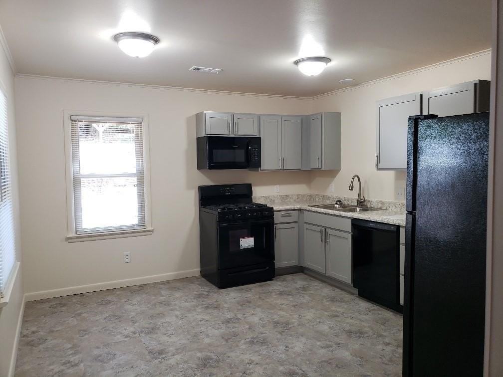 911 E Rodgers Dr - Photo 3 of 15