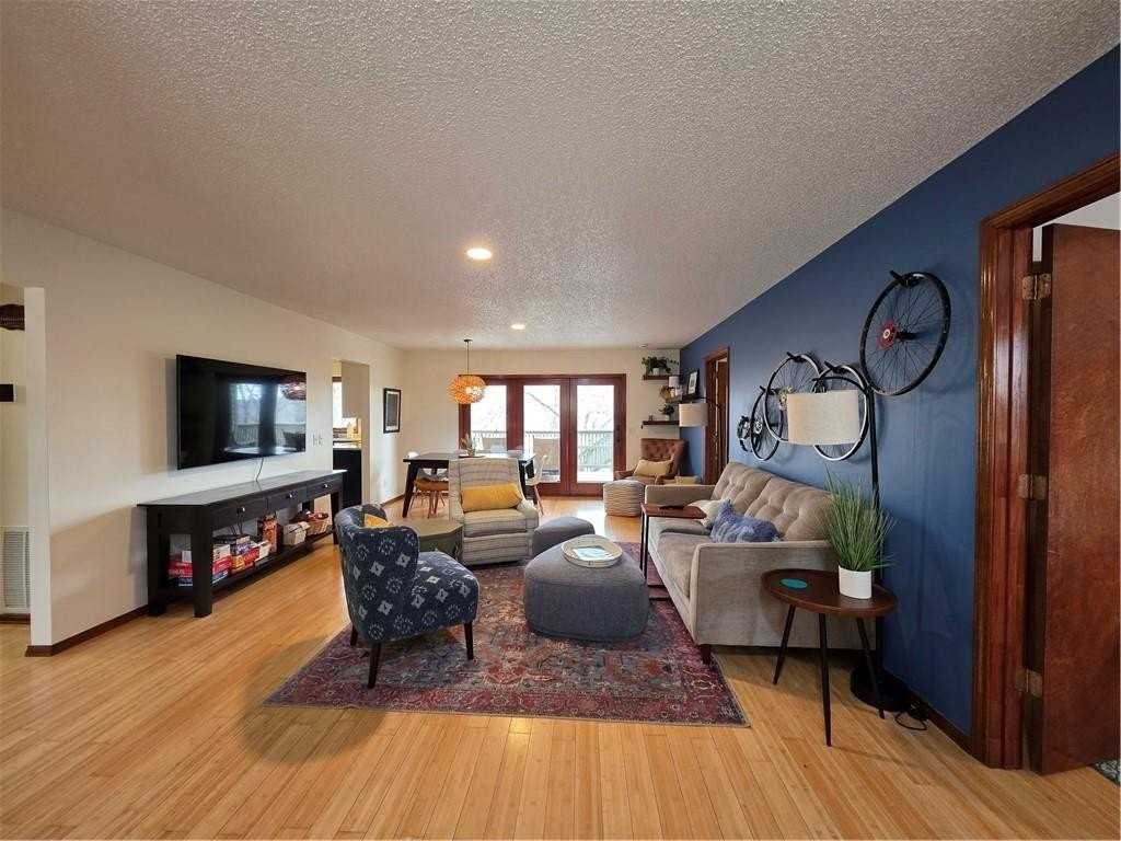 11 Folkingham Ln - Photo 3 of 36