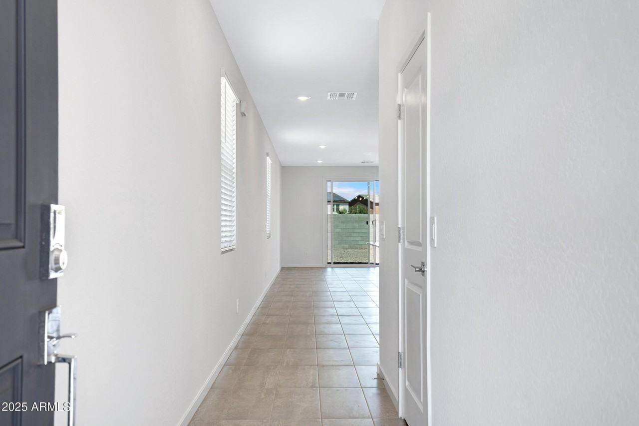 30450 N Sage St - Photo 6 of 40