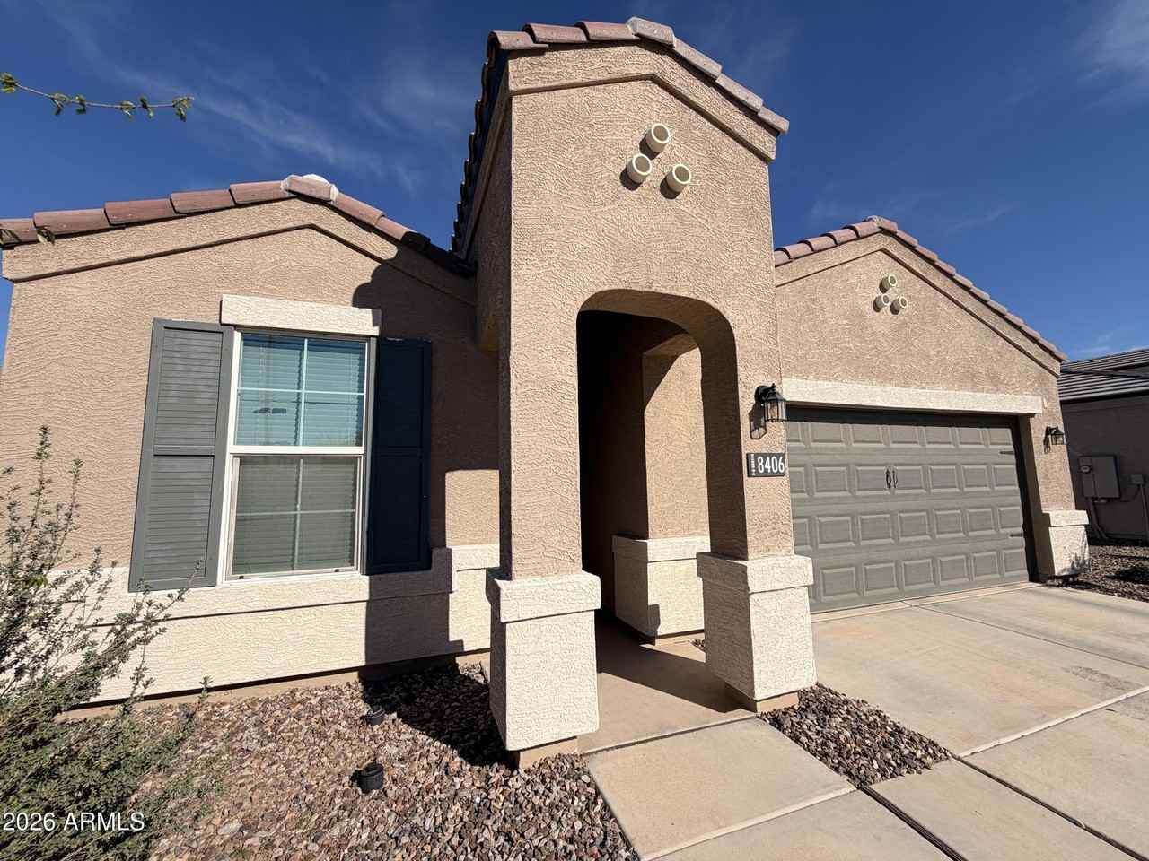 8406 W Millerton Way - Photo 3 of 50