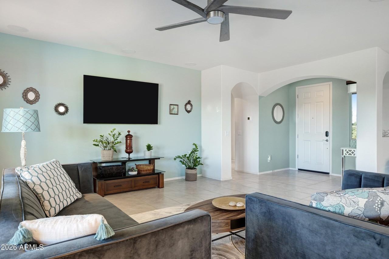 6363 W Springfield Way - Photo 7 of 10