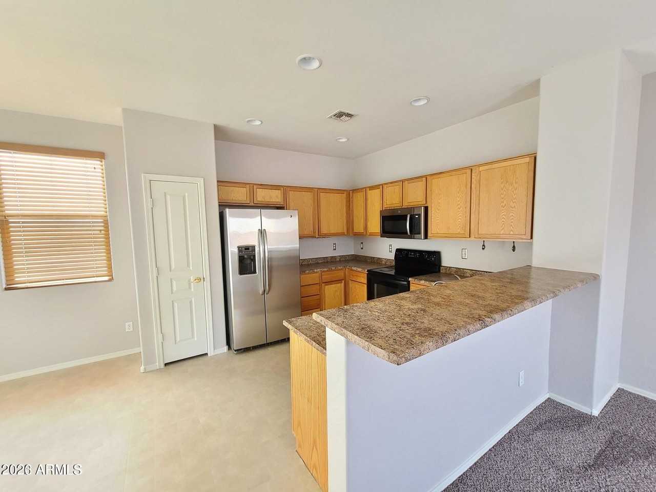 3909 E Melrose St - Photo 2 of 9