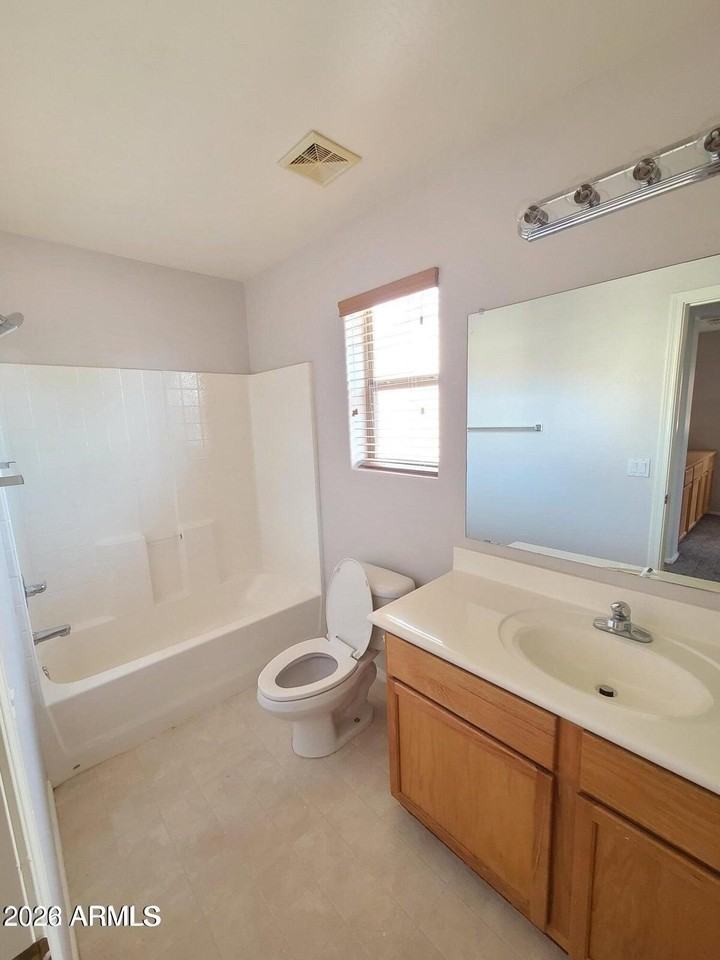 3909 E Melrose St - Photo 6 of 9