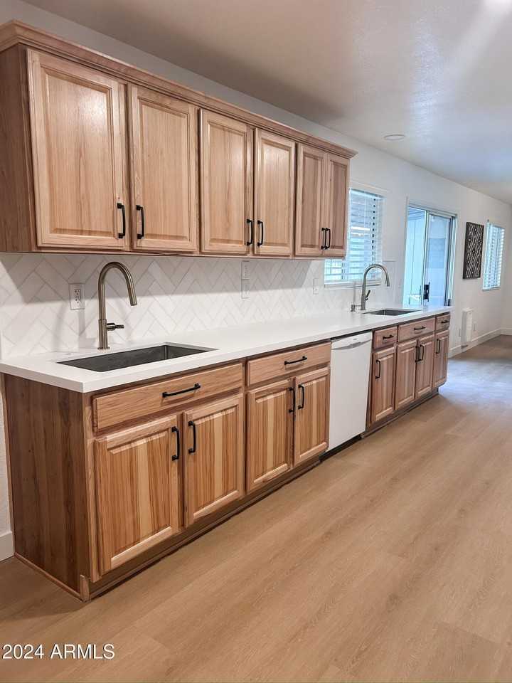 1126 W Oxford Dr - Photo 3 of 26