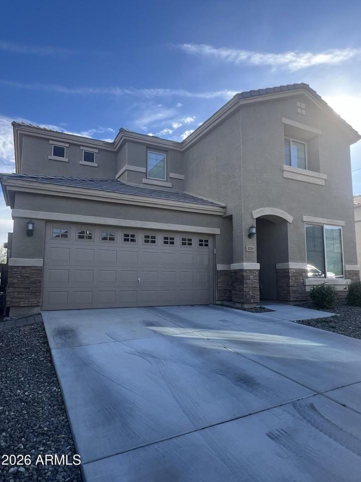 1213 E Shangri La Rd - Photo 2 of 16