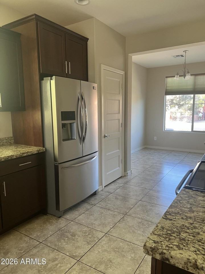 1213 E Shangri La Rd - Photo 7 of 16