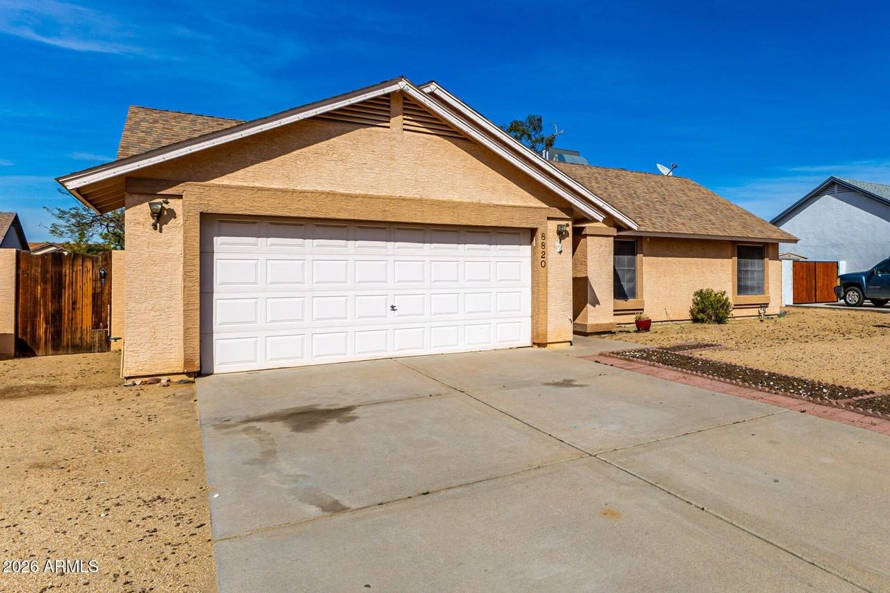 8820 W Alice Ave - Photo 4 of 35