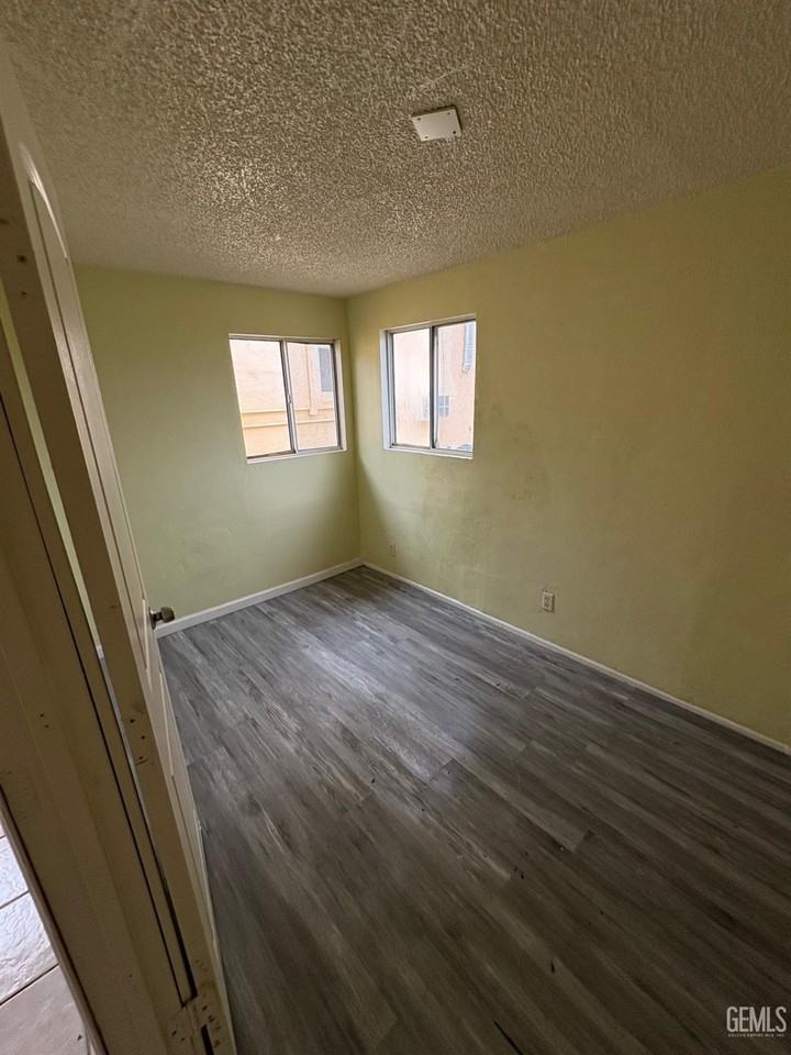 3312 Elda Ave Apt 4 #4 - Photo 3 of 6