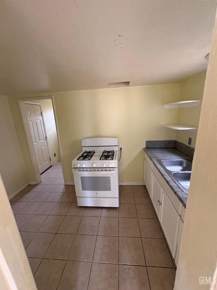 3312 Elda Ave Apt 4 #4 - Photo 4 of 6