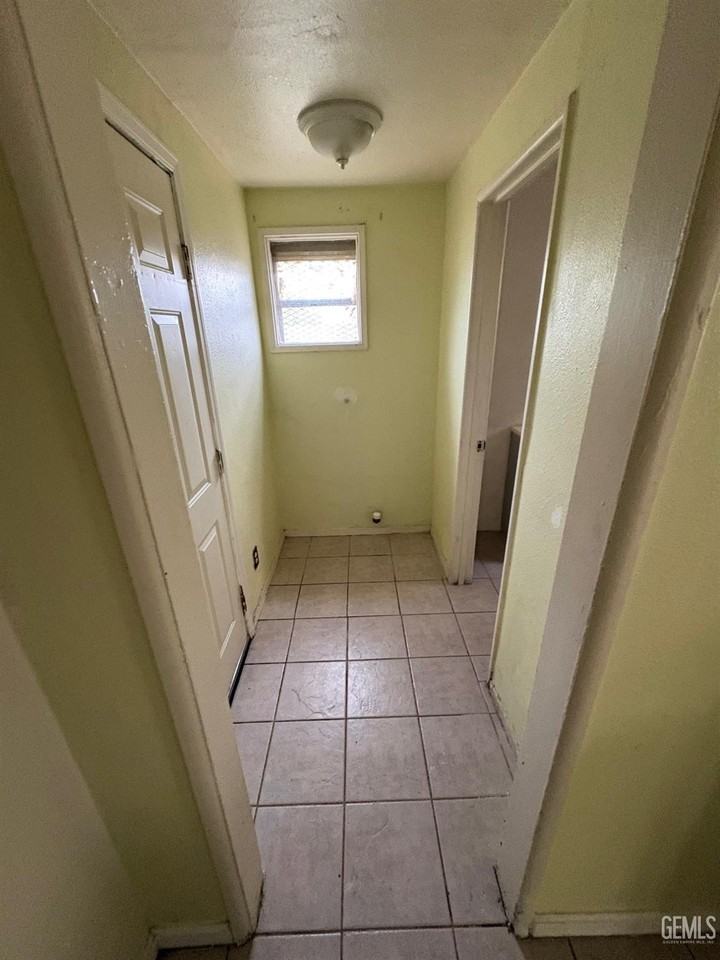 3312 Elda Ave Apt 4 #4 - Photo 5 of 6