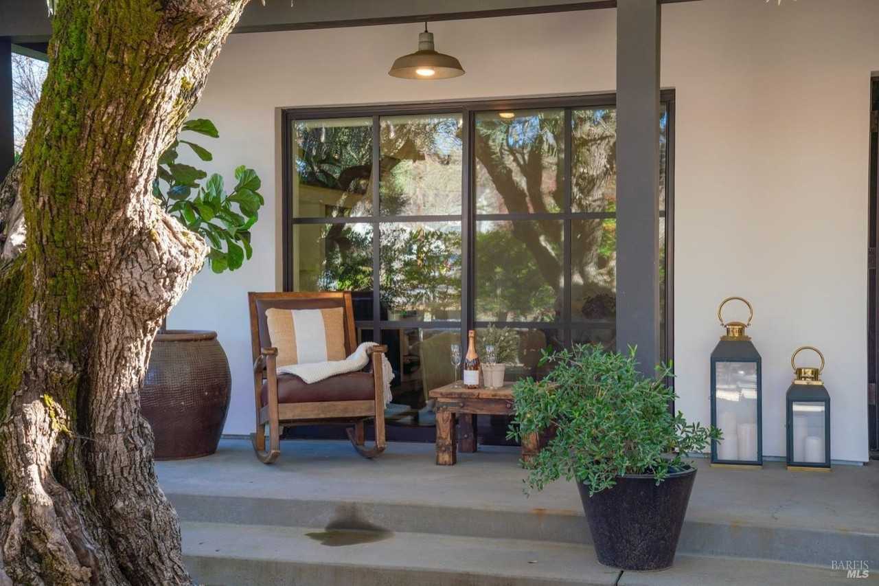 1811 Hillview Pl - Photo 3 of 41